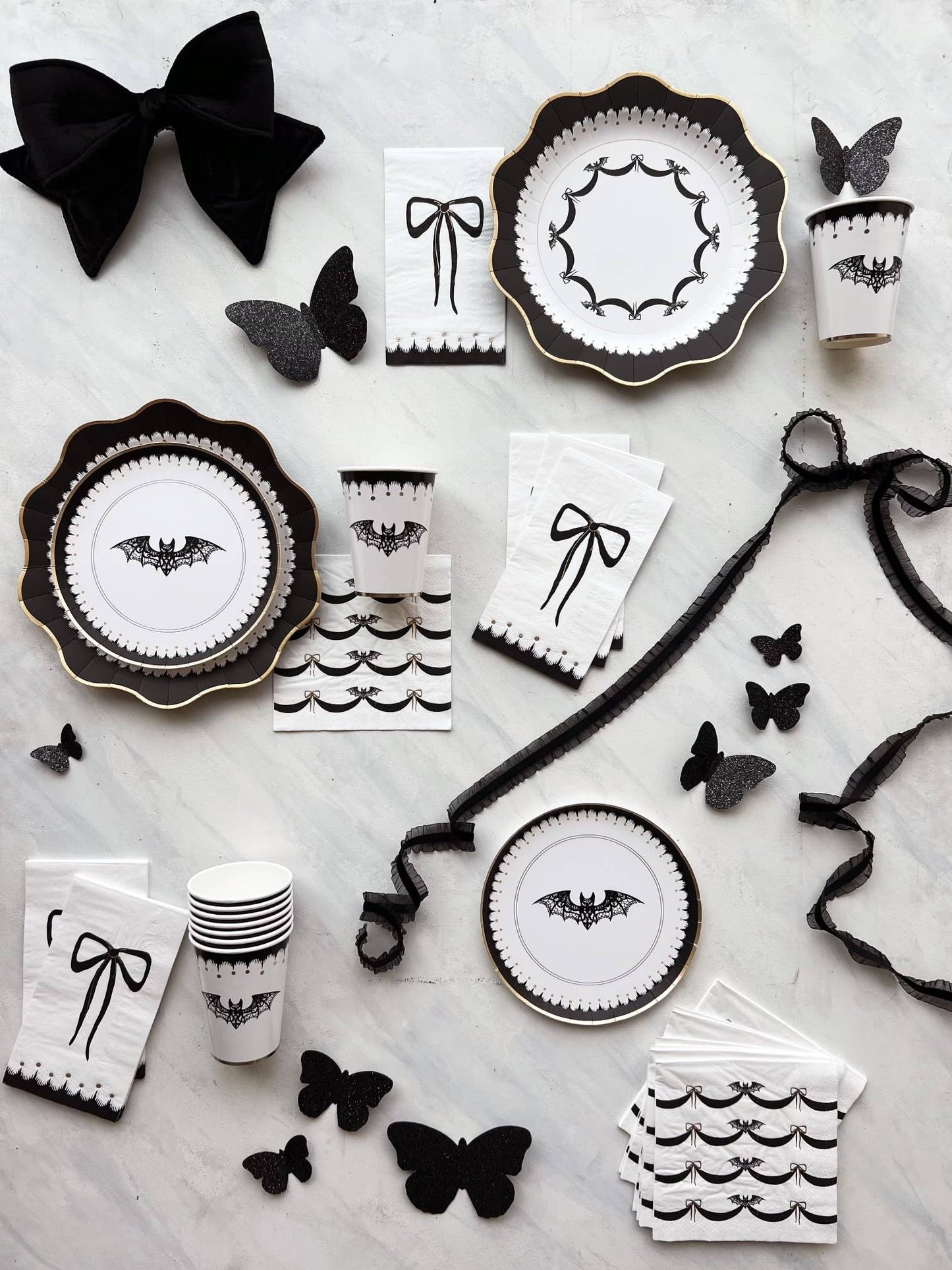 ELEGANT HALLOWEEN DESSERT LACY BAT PLATES